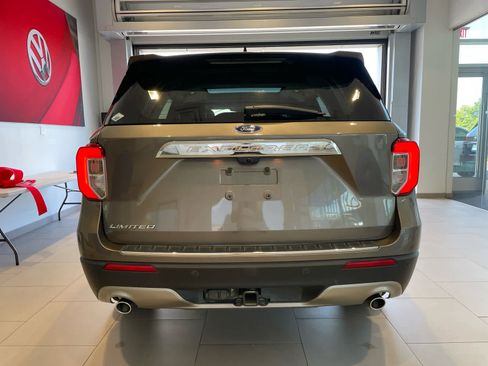 Used 2021 Ford Explorer Limited w/ Equipment Group 301A RWD image 18