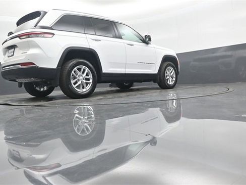 New 2025 Jeep Grand Cherokee Laredo X w/ Luxury Tech Group I image 38