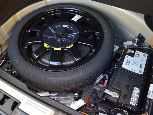 Used 2019 Jaguar XJ Collection image 81