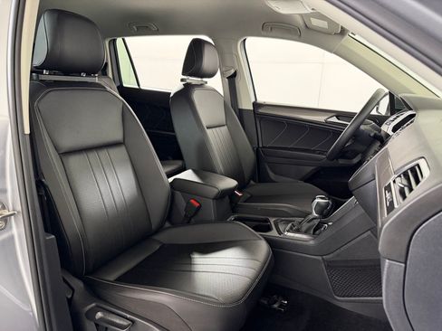 Used 2022 Volkswagen Tiguan SE FWD image 25
