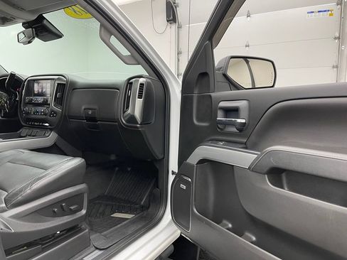 Used 2018 Chevrolet Silverado 1500 LTZ Z71 w/ Redline Edition AWD/4WD image 32