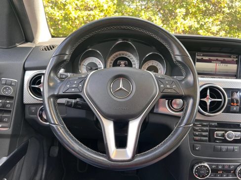 Used 2015 Mercedes-Benz GLK 350 4MATIC image 24
