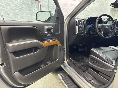 Used 2017 Chevrolet Silverado 1500 LTZ AWD/4WD image 15