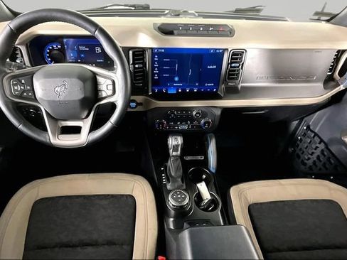 Used 2022 Ford Bronco Wildtrak AWD/4WD image 7
