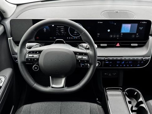 New 2025 Hyundai Ioniq 5 SE RWD image 17