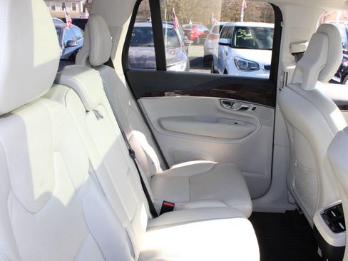 Used 2016 Volvo XC90 T6 Momentum w/ Momentum Plus Package image 19