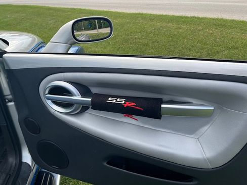 Used 2004 Chevrolet SSR w/ Preferred Equipment Group image 13