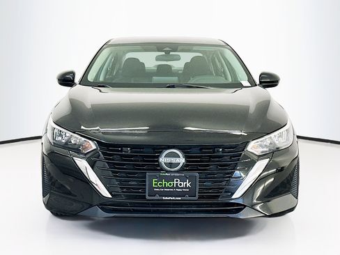 Used 2024 Nissan Sentra SV FWD image 2