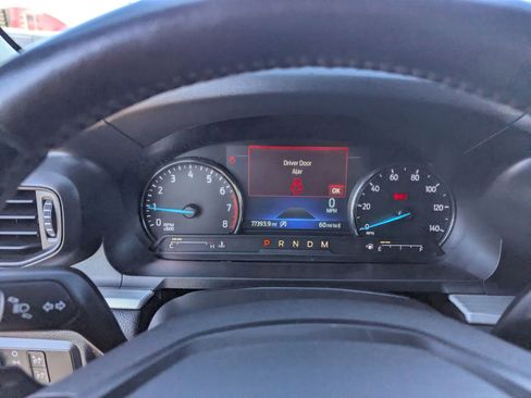 Used 2020 Ford Explorer XLT image 17