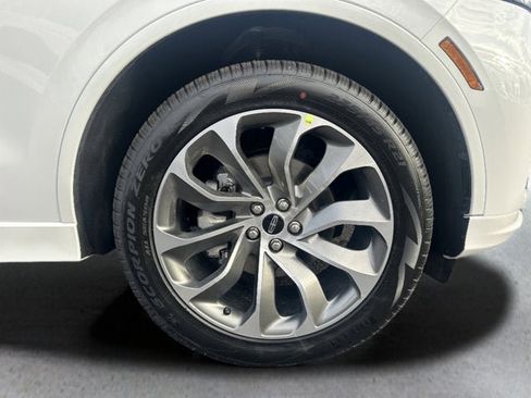 New 2026 Lincoln Aviator AWD image 8
