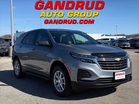 Used 2023 Chevrolet Equinox LS w/ LS Convenience Package AWD/4WD image 1