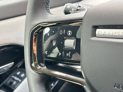 Used 2025 Land Rover Range Rover Evoque Dynamic SE image 28