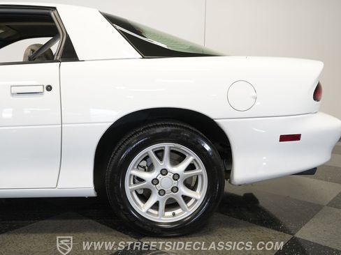 Used 2001 Chevrolet Camaro Z28 w/ Preferred Equipment Group image 14