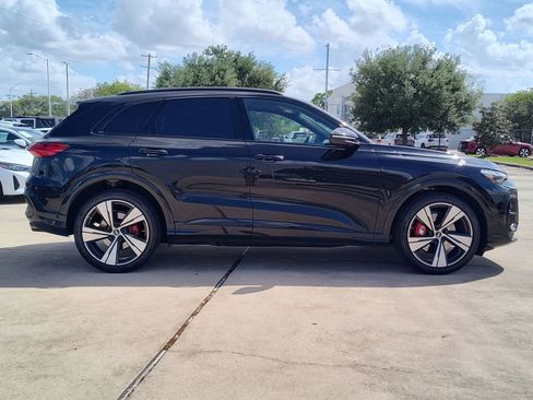 Used 2025 Audi SQ5 Prestige AWD/4WD image 13