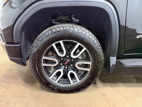 Used 2024 GMC Sierra 1500 AT4 w/ Technology Package AWD/4WD image 86