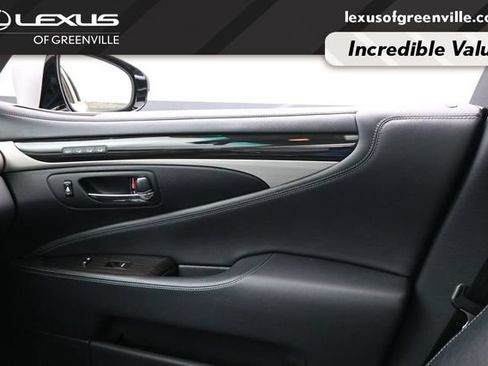 Used 2013 Lexus LS 460 w/ Comfort Pkg RWD image 18