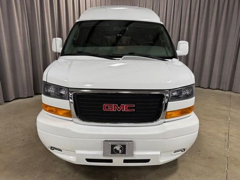 Used 2023 GMC Savana 2500 RWD image 2