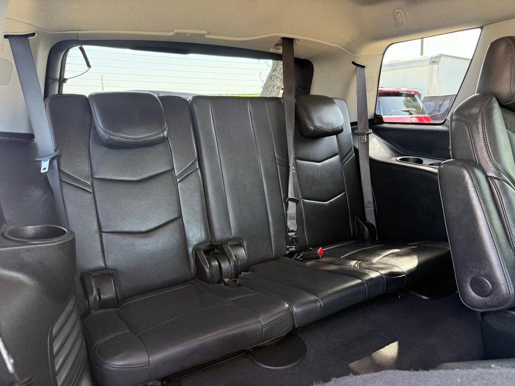Used 2020 Cadillac Escalade Premium Luxury RWD image 17