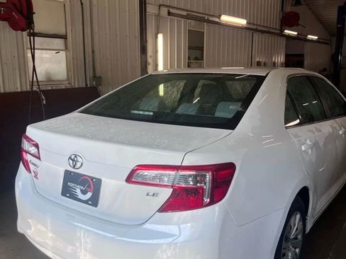 Used 2014 Toyota Camry L image 5