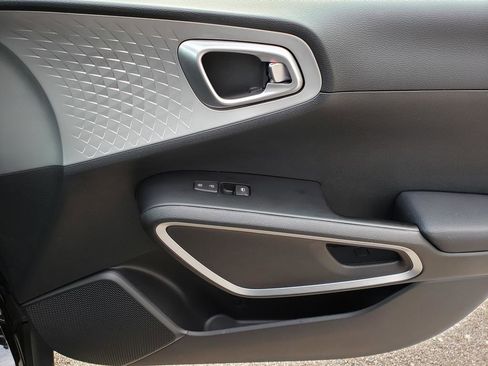 Used 2023 Kia Soul LX w/ Option Group 015 image 18