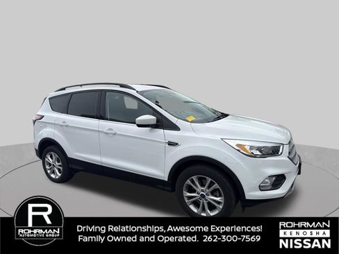 Used 2018 Ford Escape SE w/ SE Sync 3 Package AWD/4WD image 8