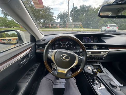 Used 2014 Lexus ES 350 w/ Premium Package FWD image 22