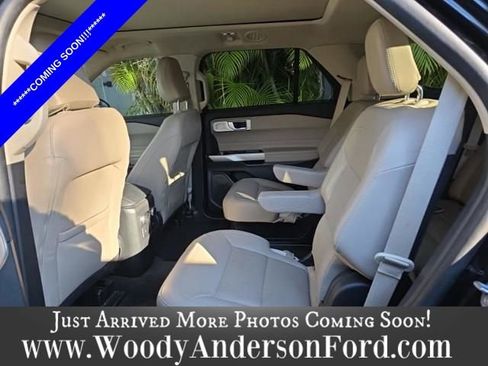 Used 2022 Ford Explorer Limited w/ Limited Technology Package image 3