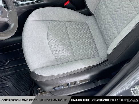 Used 2023 Chevrolet Equinox LS w/ LS Convenience Package FWD image 18