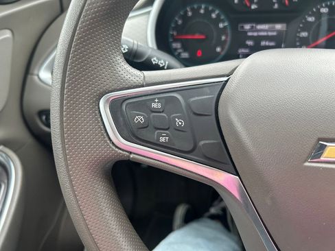 Used 2022 Chevrolet Malibu LT FWD image 34