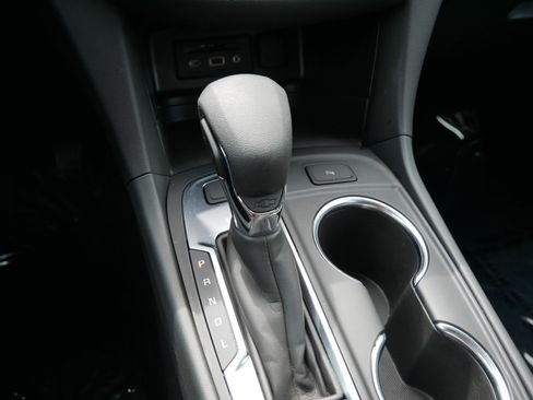 Used 2024 Chevrolet Equinox LT AWD/4WD image 24