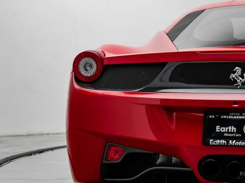 Used 2015 Ferrari 458 Italia Coupe RWD image 17