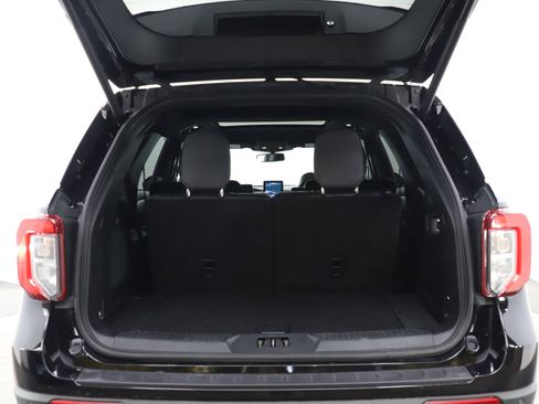 Used 2020 Ford Explorer ST w/ ST Street Pack image 18
