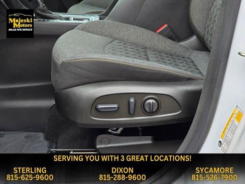 Used 2023 Chevrolet Equinox LT image 20