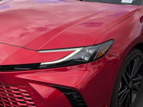 Used 2025 Toyota Camry XSE FWD image 6