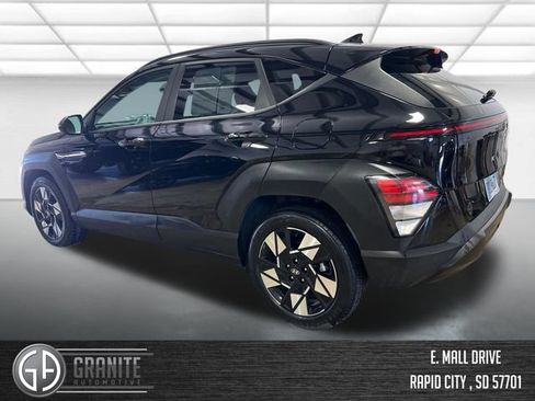 Used 2025 Hyundai Kona SEL FWD image 4