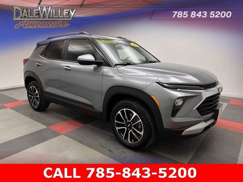 Used 2025 Chevrolet TrailBlazer LT image 1