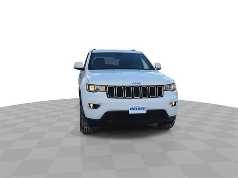 Used 2018 Jeep Grand Cherokee Laredo image 3