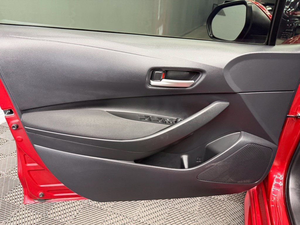 Used 2021 Toyota Corolla LE FWD image 35
