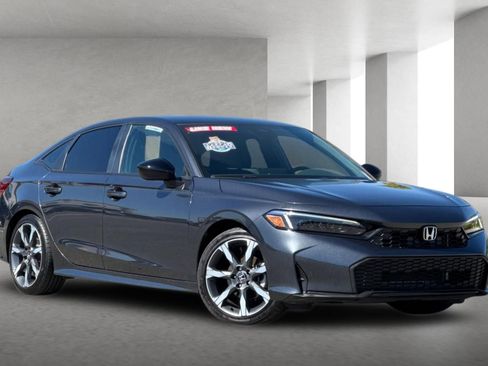 Used 2025 Honda Civic Sport image 2