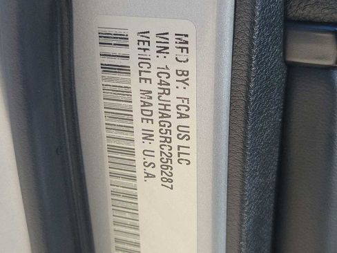 Used 2024 Jeep Grand Cherokee Laredo X w/ Luxury Tech Group I image 21