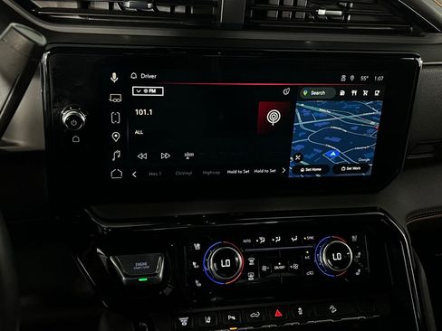 Used 2025 GMC Sierra 2500 AT4 image 24