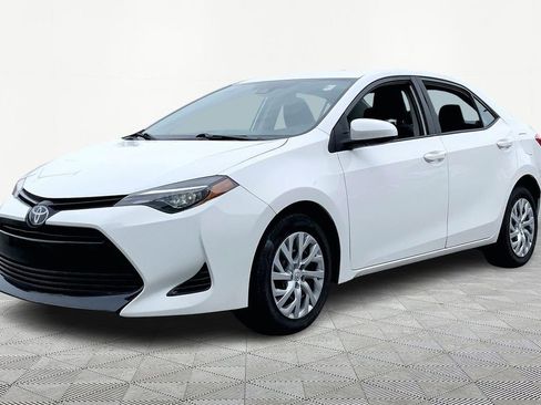 Used 2019 Toyota Corolla LE image 3
