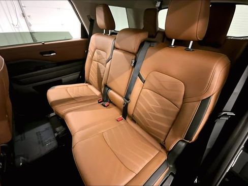 New 2025 Nissan Pathfinder Platinum w/ Lighting Package (N93) image 11