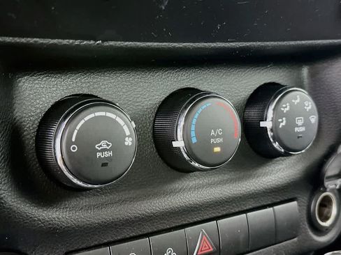Used 2011 Jeep Wrangler Unlimited Sport AWD/4WD image 17