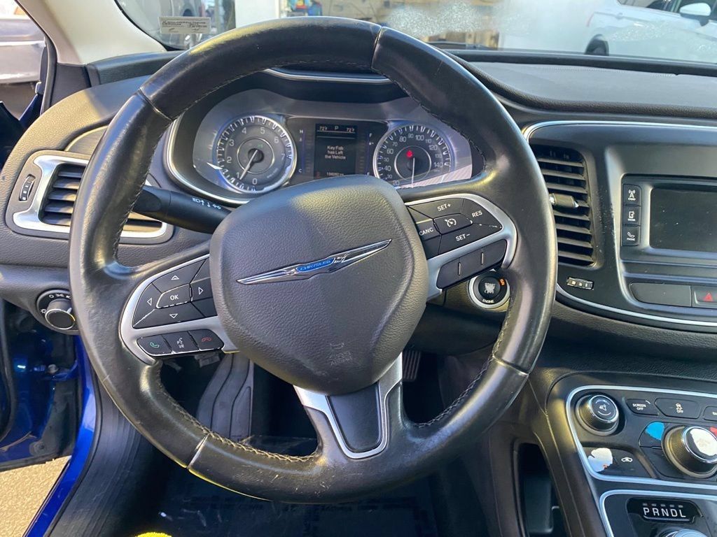 Used 2015 Chrysler 200 Limited w/ Convenience Group FWD image 4