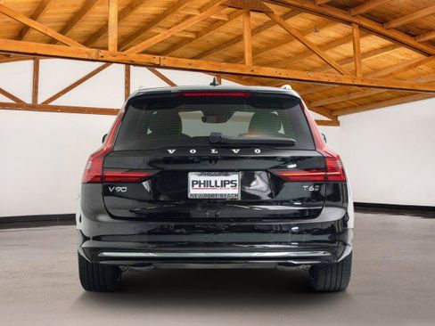 Used 2021 Volvo V90 T6 Inscription w/ Climate Package image 4