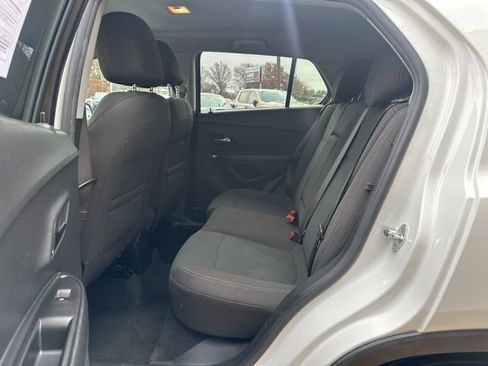 Used 2022 Chevrolet Trax LS w/ Tint and Cruise Package image 25