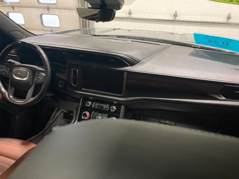 Used 2023 GMC Yukon XL Denali Ultimate image 12