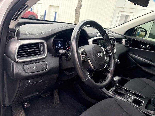 Used 2020 Kia Sorento LX w/ LX I4 Convenience Package FWD image 9