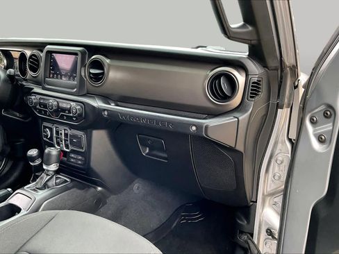 Used 2018 Jeep Wrangler Unlimited Sport S AWD/4WD image 17